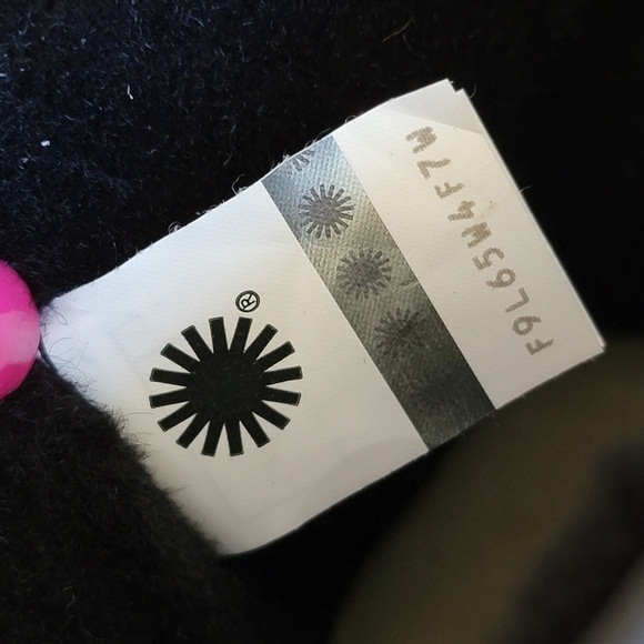 UGG Classic Clear Mini II Waterproof Boot - Picture 5 of 8